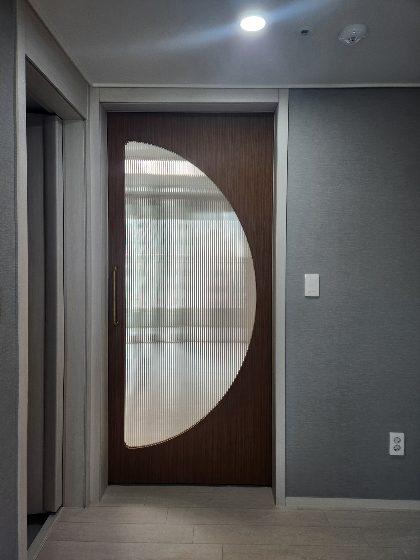 /user/d/doordiy/editor/2504/55bf068cc8b2b0a45ce5680909769636_1745396911_5935.jpg 이미지크게보기