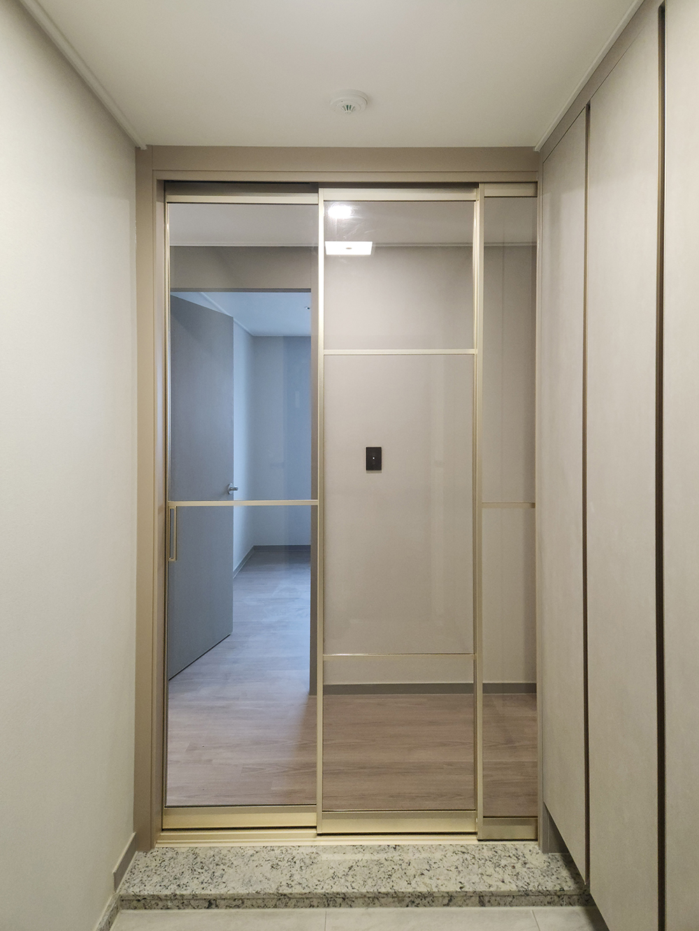 /user/d/doordiy/editor/2510/b1fe22b83c02b17f8bcfe32bd5e6a68b_1760604443_9109.jpg 이미지크게보기